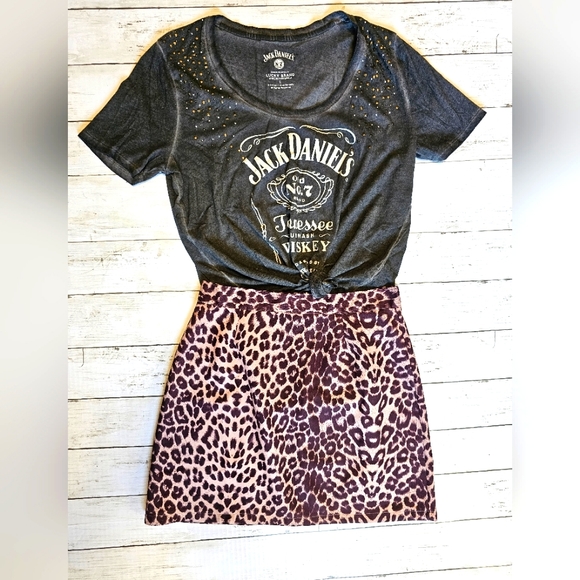 Lucky Brand Jack Daniel's Tennessee Whiskey Gray Studded Short Sleeve Tee Top - Picture 2 of 9